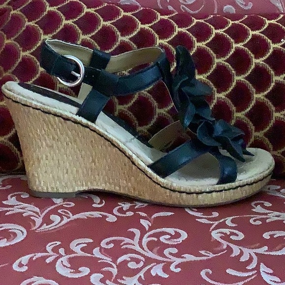 Born Concepts Black Leather Sandals - Picture 3 of 9